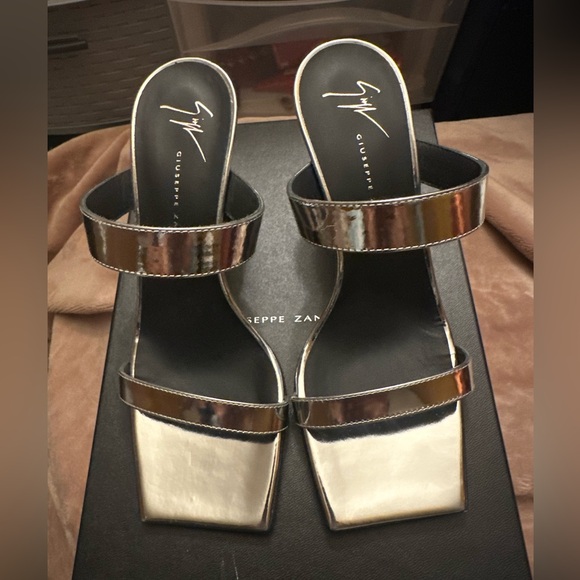 Giuseppe Zanotti Sandals - Picture 1 of 4